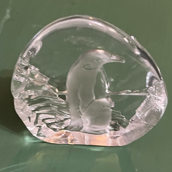 Nybro Sweden Crystal winter ice scene penguin and baby display/paperweight gift. - Picture 9 of 14